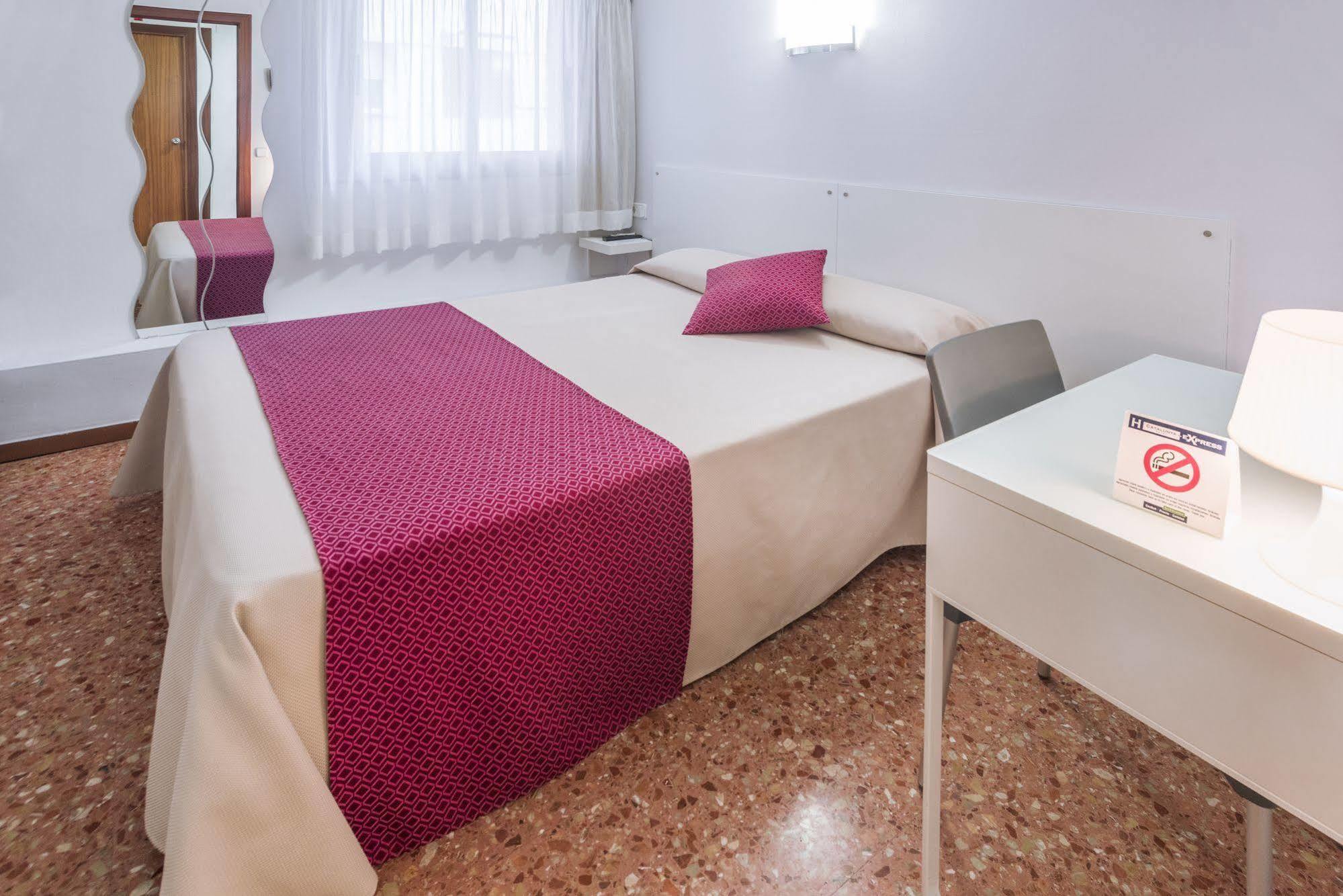 Hotel Catalunya Express Tarragona Dış mekan fotoğraf