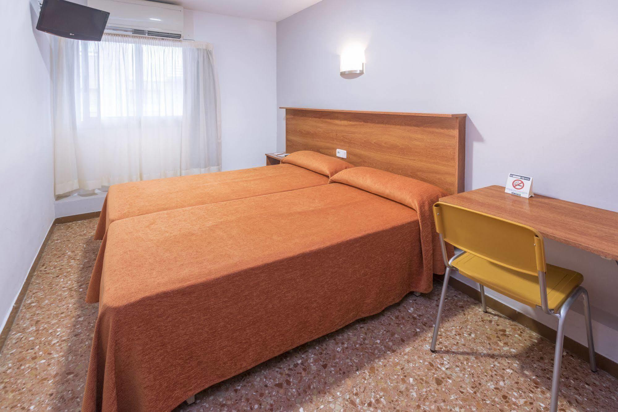Hotel Catalunya Express Tarragona Dış mekan fotoğraf